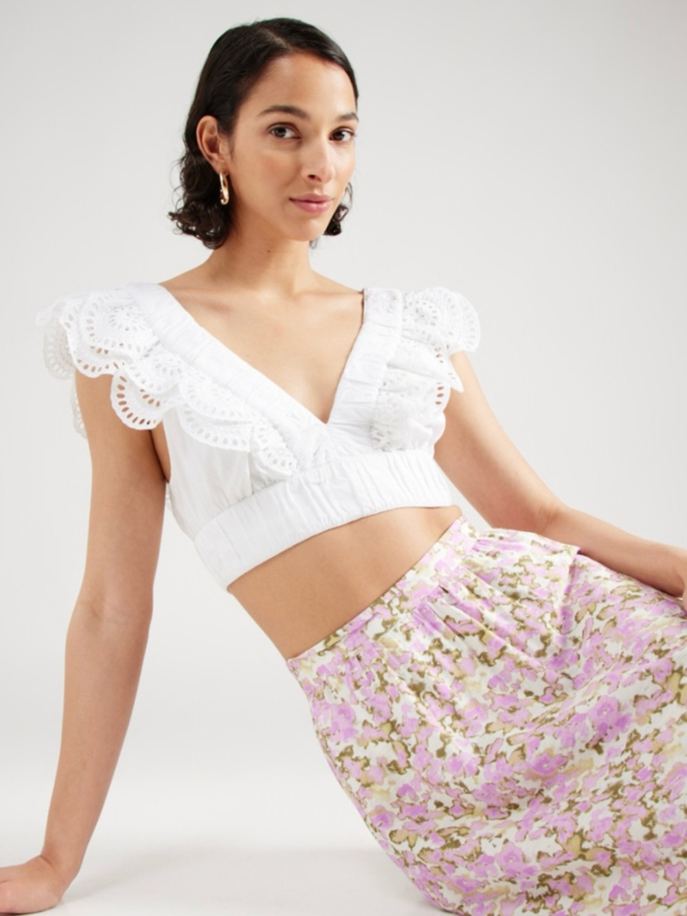 NWOT Abercrombie & Fitch About You White Eyelet V-Neck Top. Size XXS Never Worn!